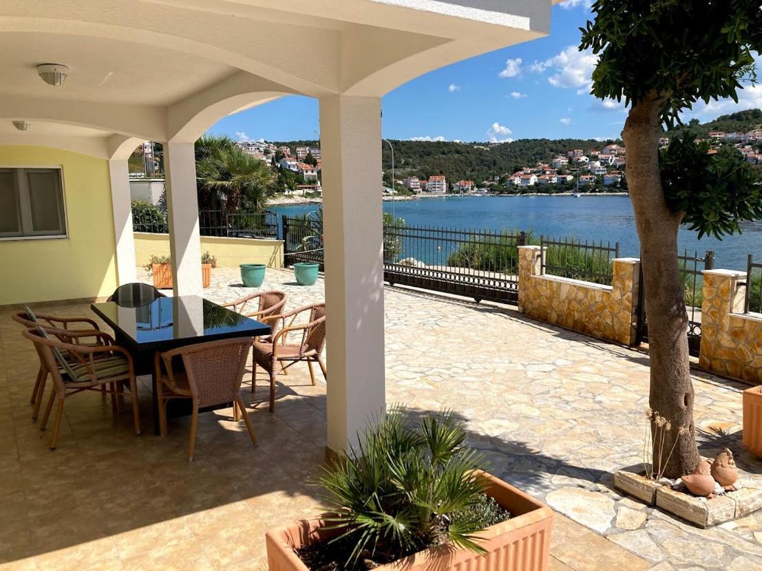Villa Jana Apartments Trogir Eksteriør billede